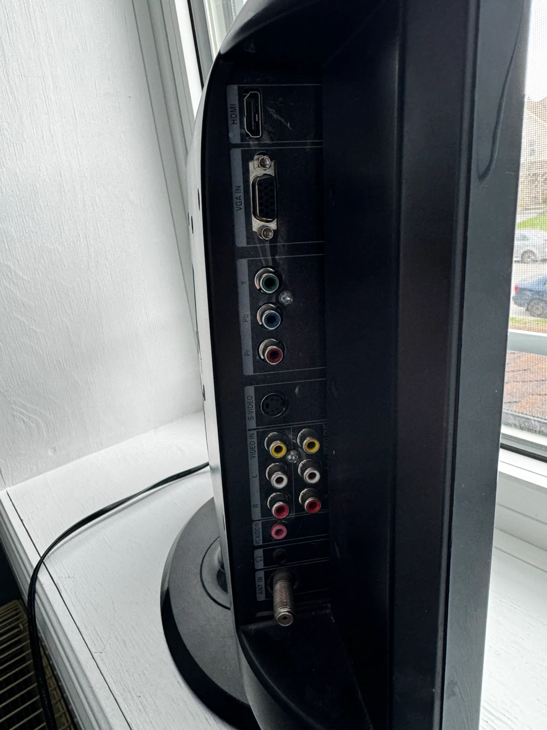 ONN 19" HD Monitor - photo 5