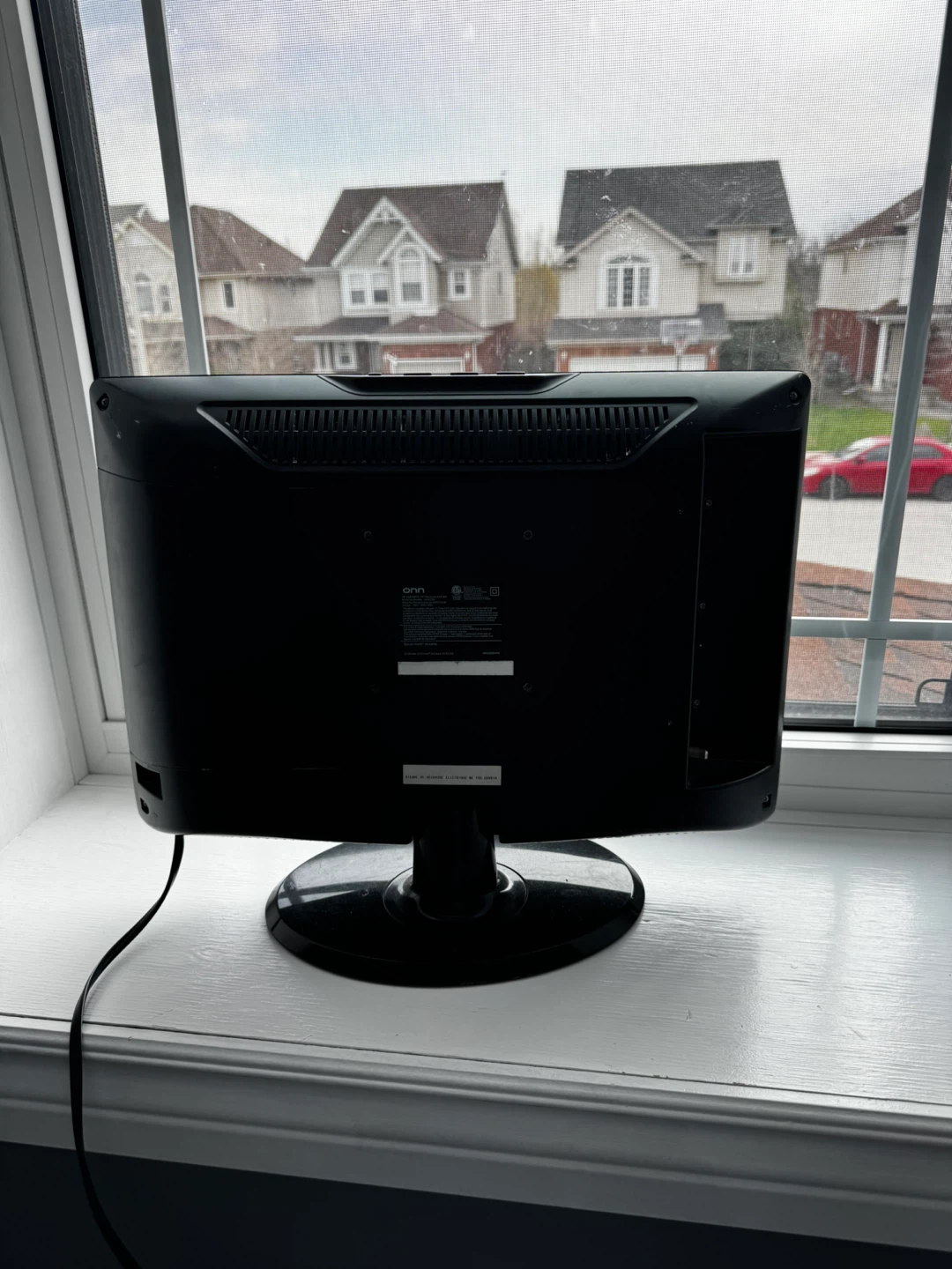 ONN 19" HD Monitor - photo 3