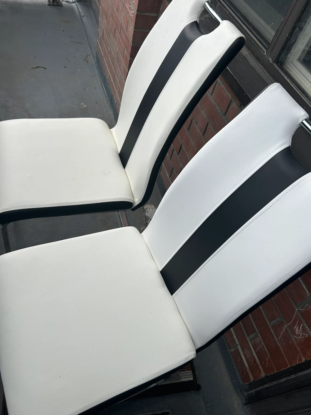 Set of 2 White Dining Chairs with Black Accents