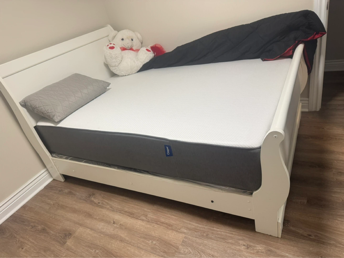 Full size bed - photo 2