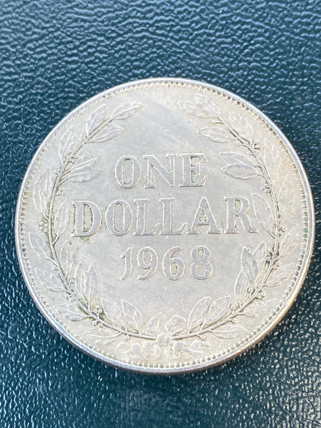Liberia 1968 One Dollar Coin - photo 2