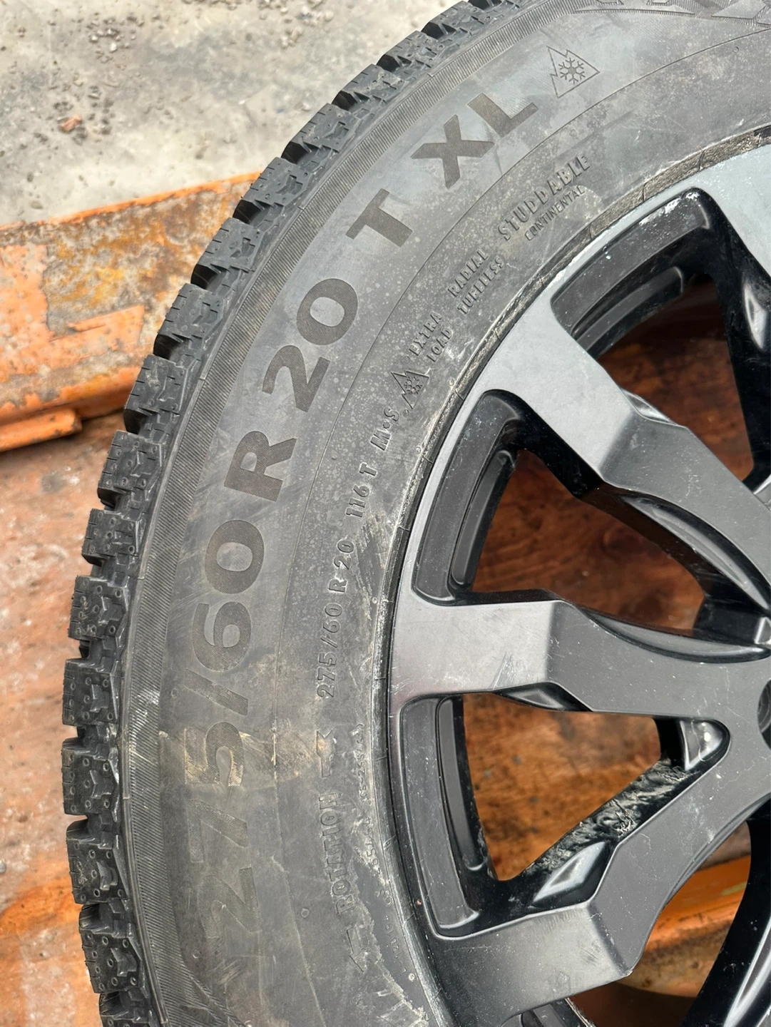 One tire and a rim Continental Winter Tire with Alloy Rim - photo 4