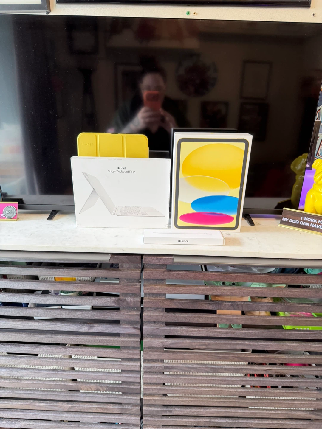 Apple iPad 10th Gen with Magic Keyboard Folio and Apple Pencil