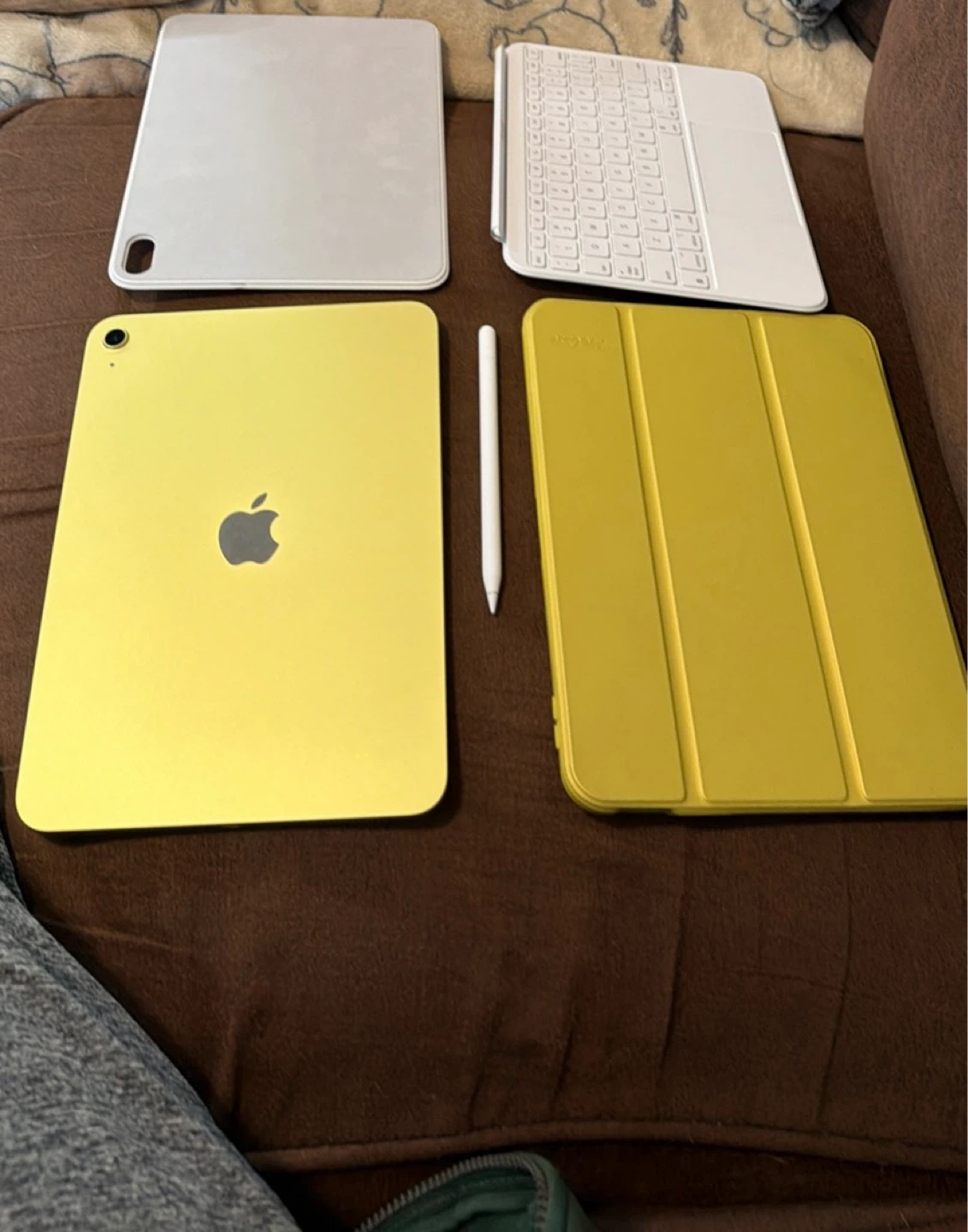 Apple iPad 10th Gen with Magic Keyboard Folio and Apple Pencil - photo 2