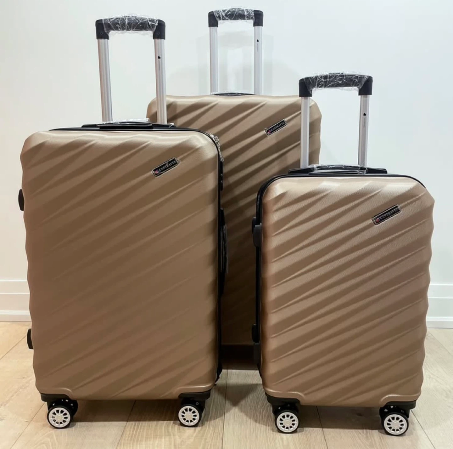 Brand New Gold 3 pic Luggage Suitcase set (20”/24”/28”)