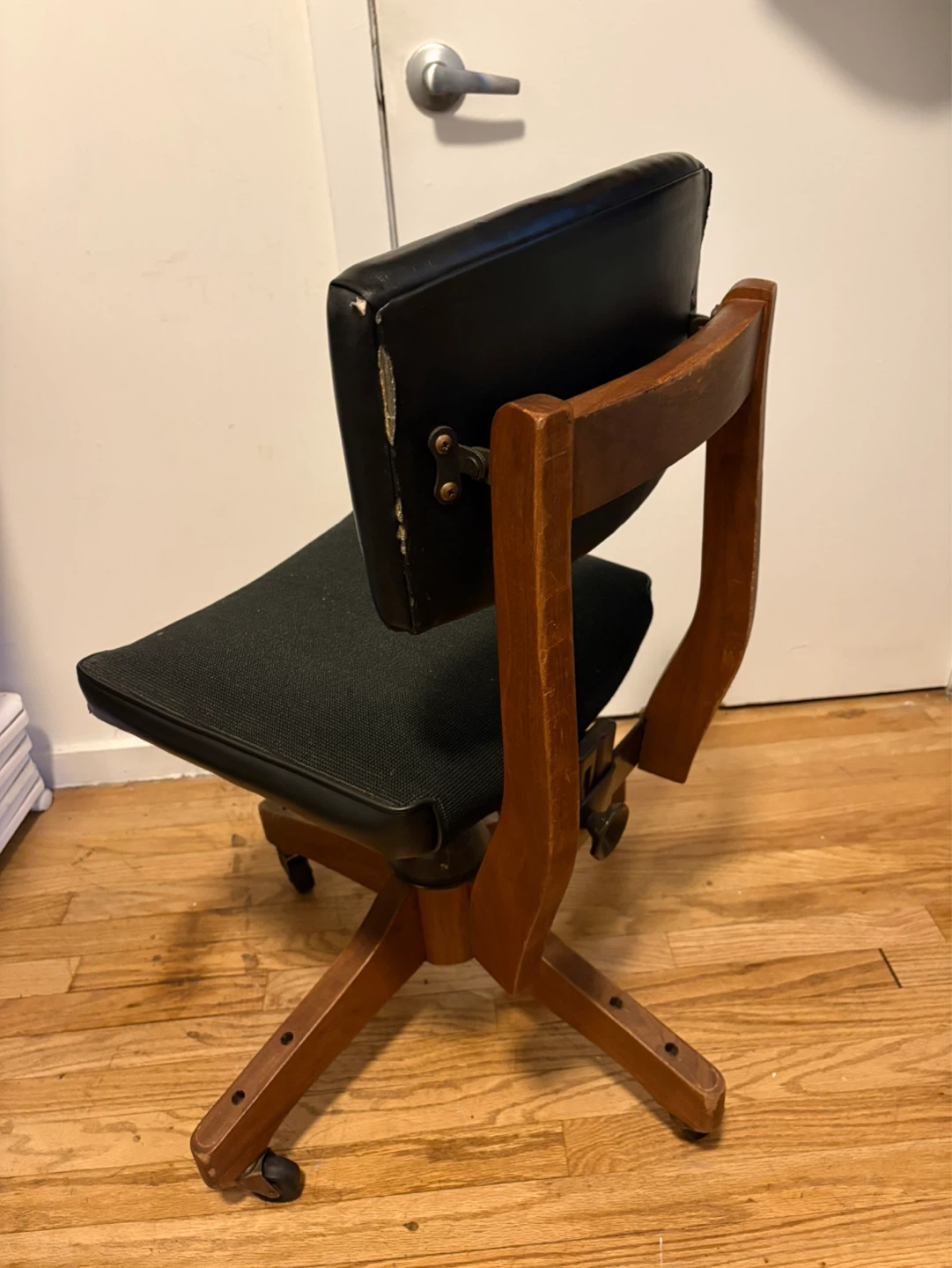 Black Swivel Office Chair - photo 2