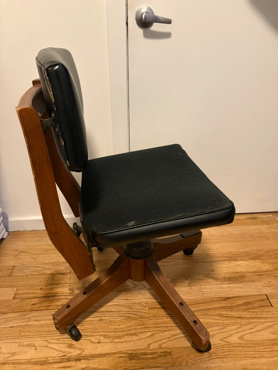 Black Swivel Office Chair - photo 3