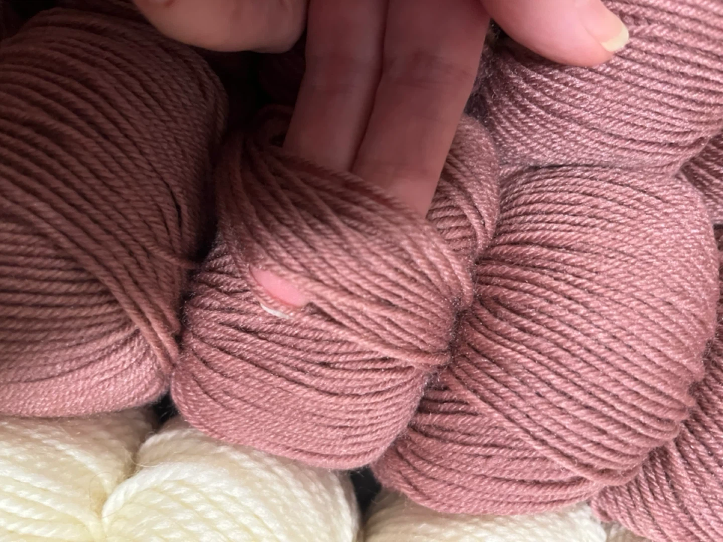 Bundle of 20 Skeins Yarn - photo 4