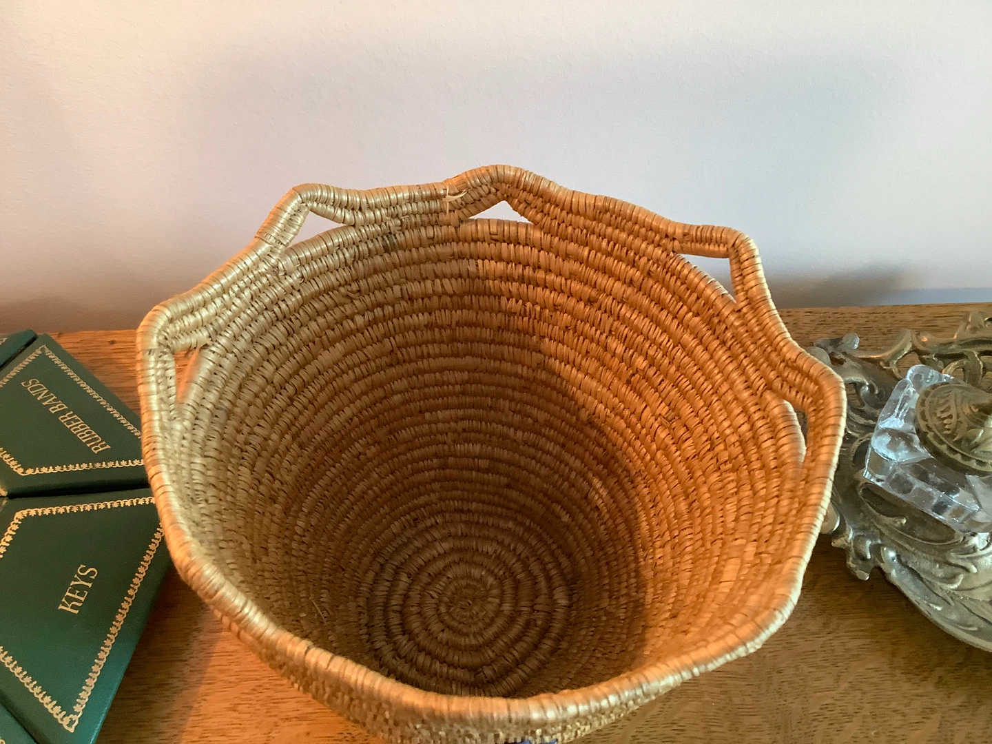 Inuit Hand Woven Grass Basket 🐞 - photo 3