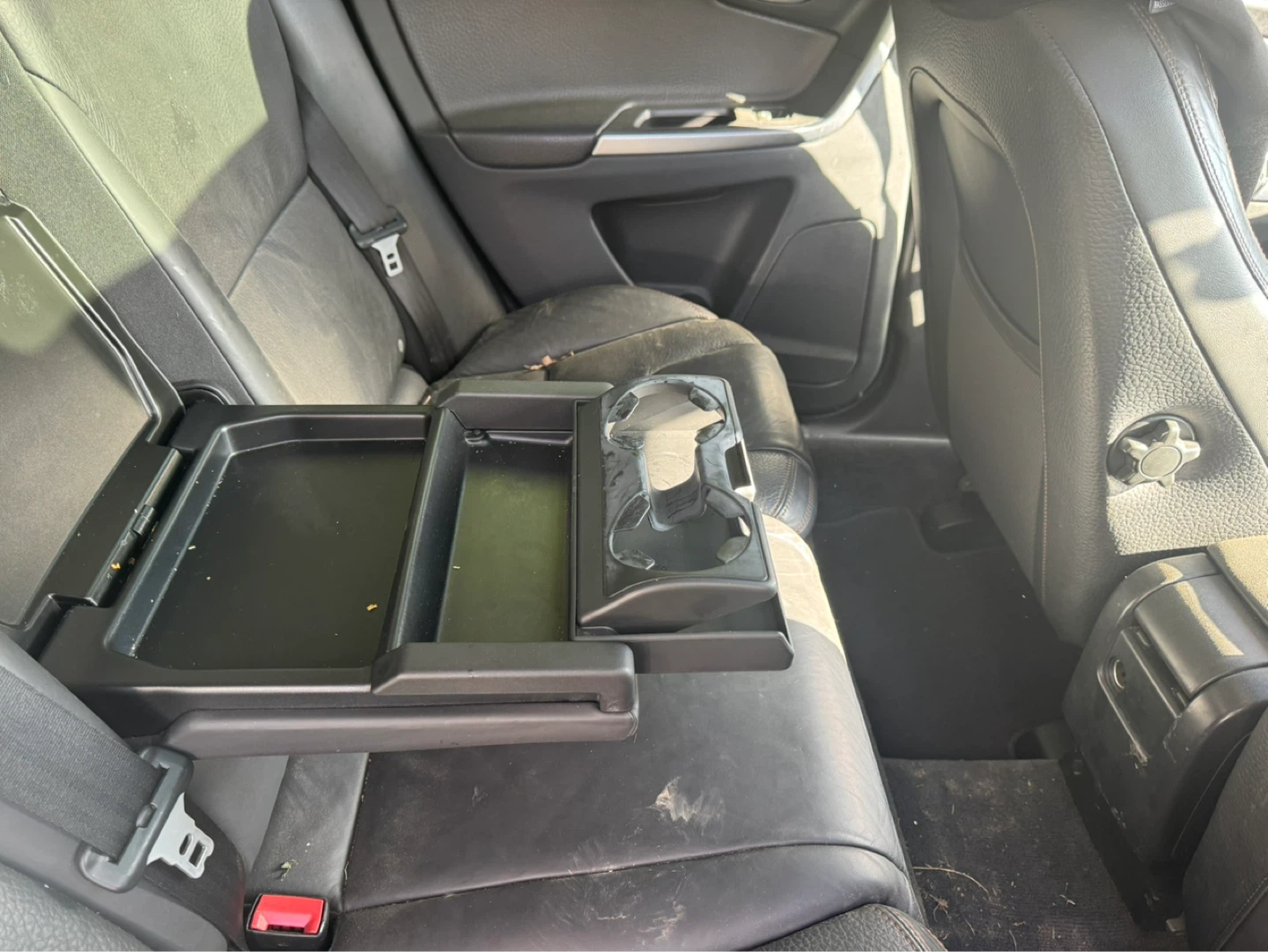 Used Volvo XC60 SUV - photo 5