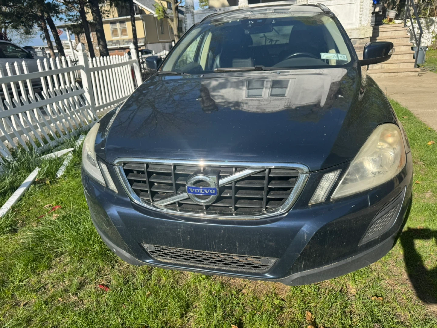Used Volvo XC60 SUV - photo 4