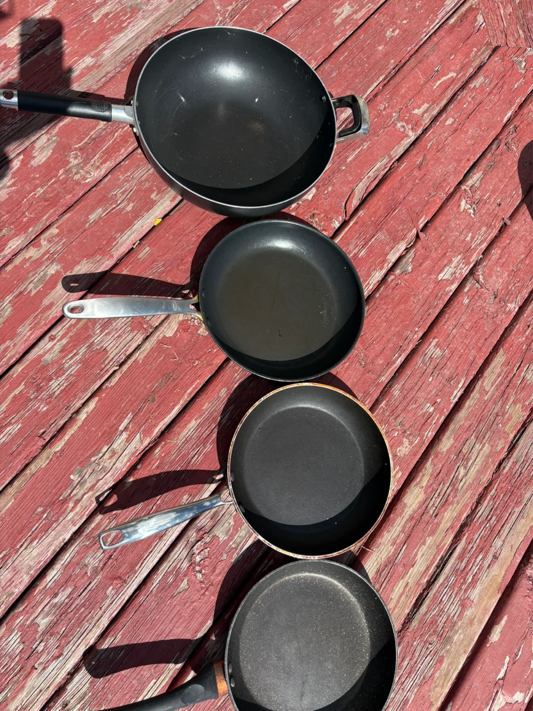 Set of 4 Frying Pans and a Wok