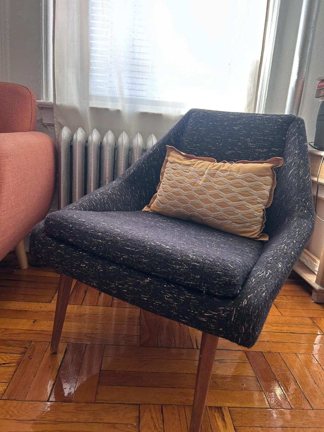 Black tweed Chair with Decorative Pillow - photo 2