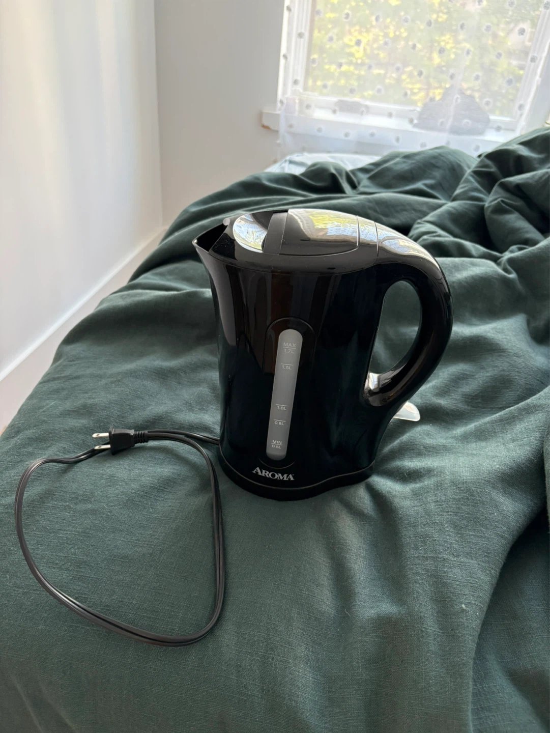 Aroma Electric Kettle Black 1.7L – Used Only Twice, Like New - photo 2