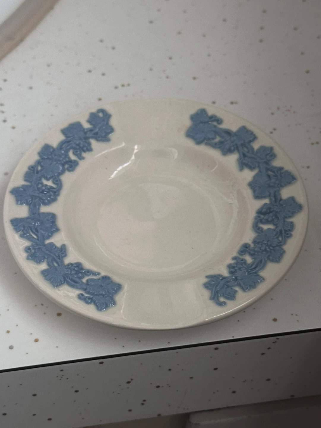 Wedgwood Queensware Lighter and Ashtray - photo 5