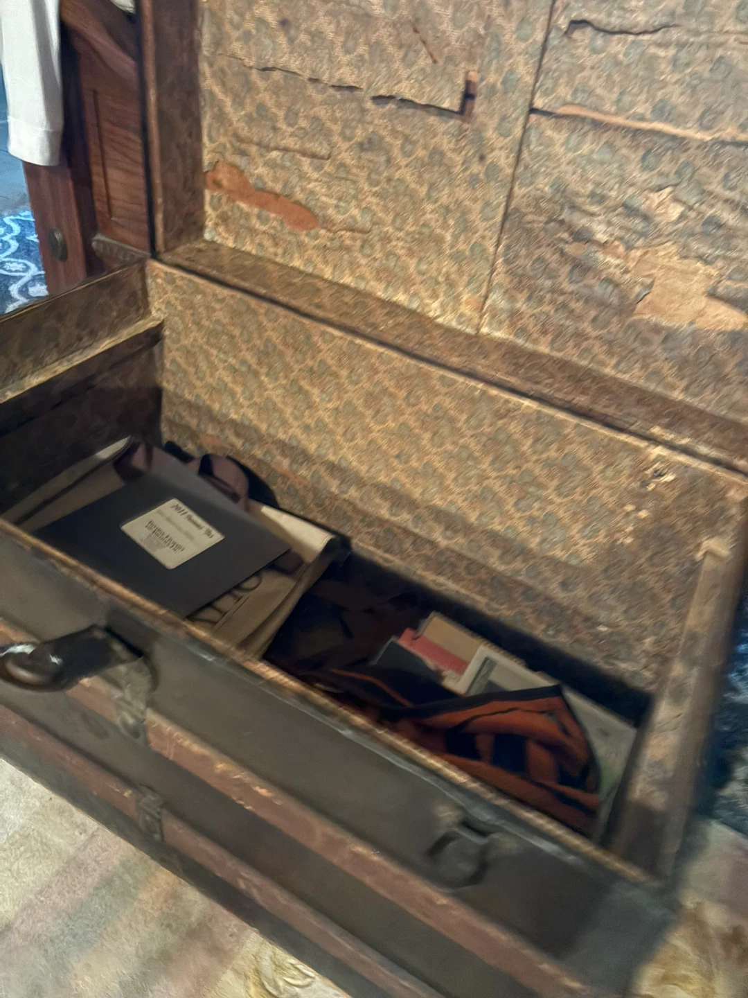Vintage Steamer Trunk Dresser Storage Chest - photo 4