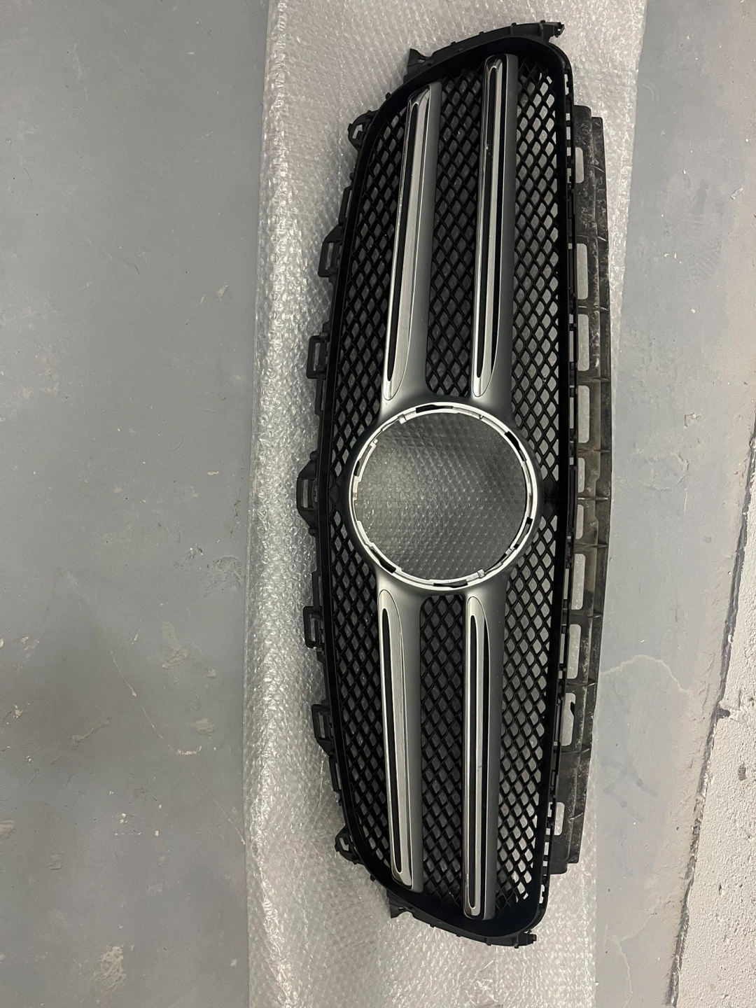 original Front Grille- Mercedes E300