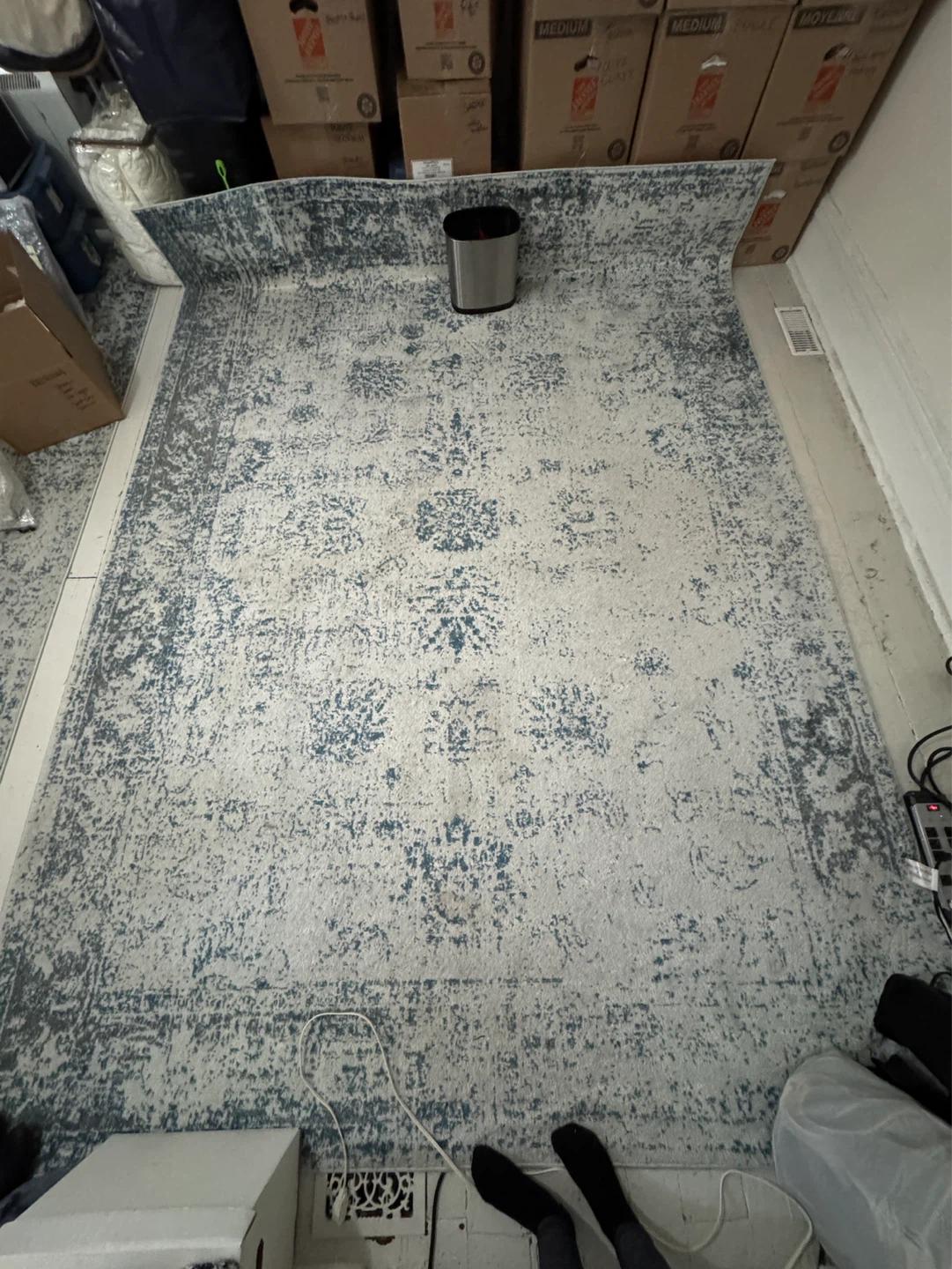Large Distressed Medallion Area Rug  8 x 11 - photo 2