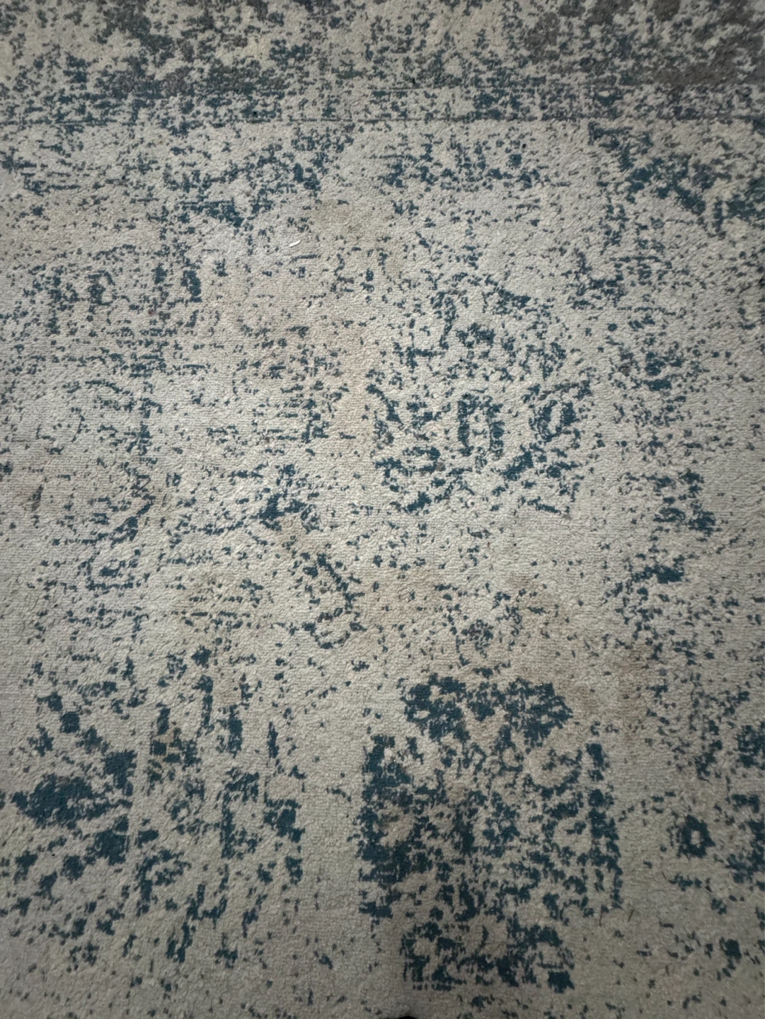 Large Distressed Medallion Area Rug  8 x 11 - photo 3