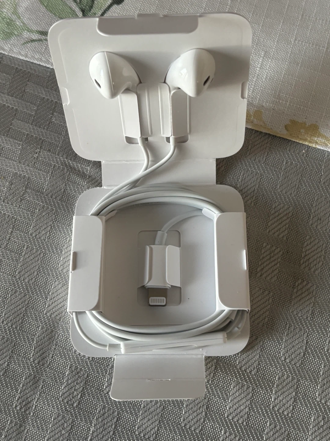 Apple EarPods wired - photo 2