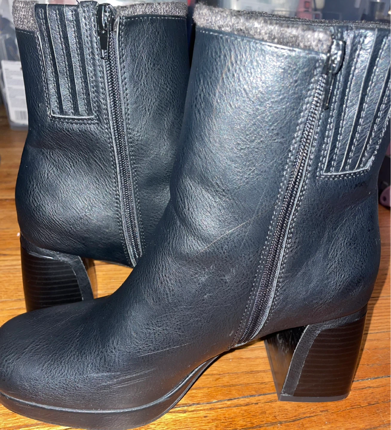 Black heeled boots - photo 4
