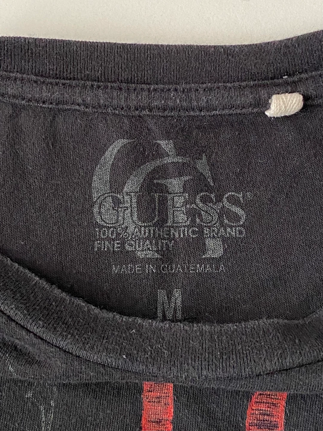 Guess T-Shirts - Size Medium - photo 4