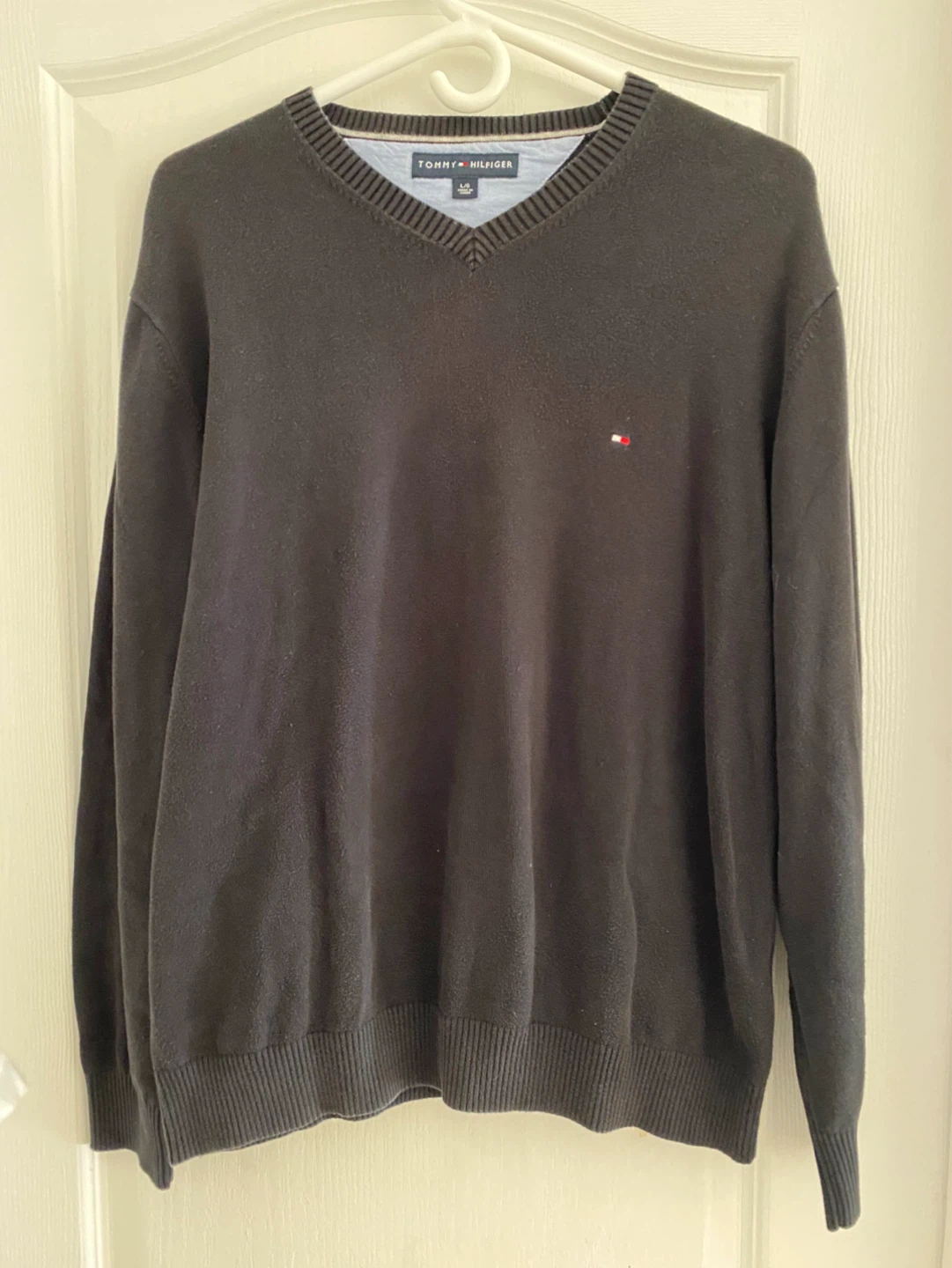 Tommy Hilfiger V-Neck Sweater - Large