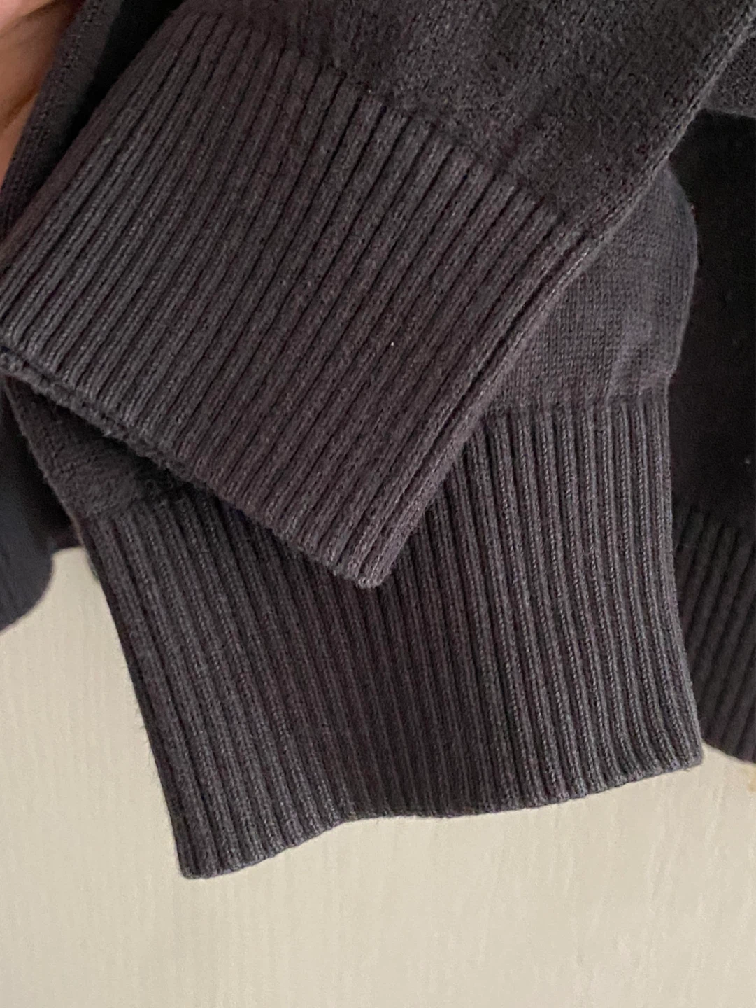 Tommy Hilfiger V-Neck Sweater - Large - photo 3