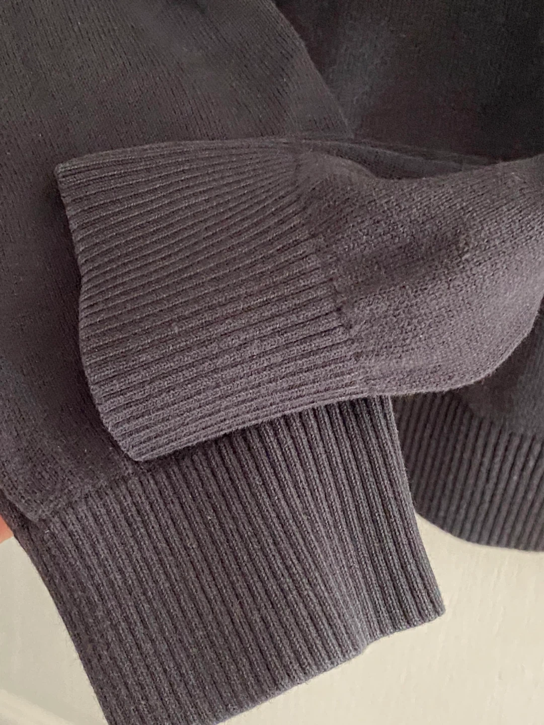 Tommy Hilfiger V-Neck Sweater - Large - photo 5