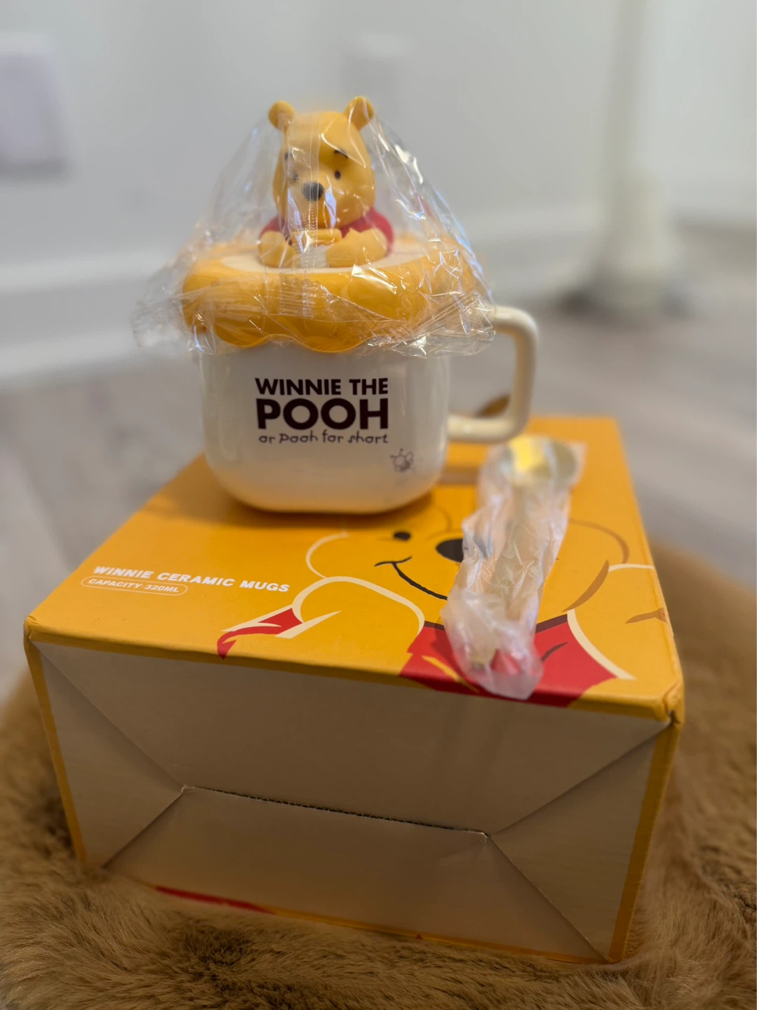 Winnie the Pooh Ceramic Mug with Spoon and Lid