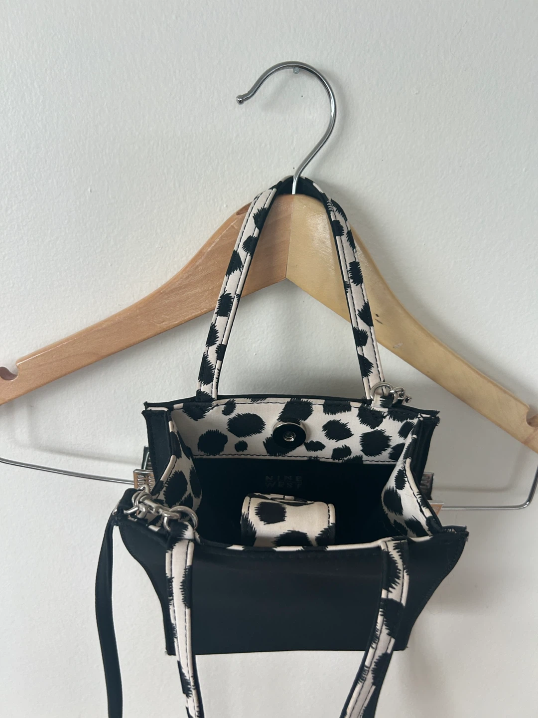 MOVING SALE - Side Bag with Cow print interior - photo 3