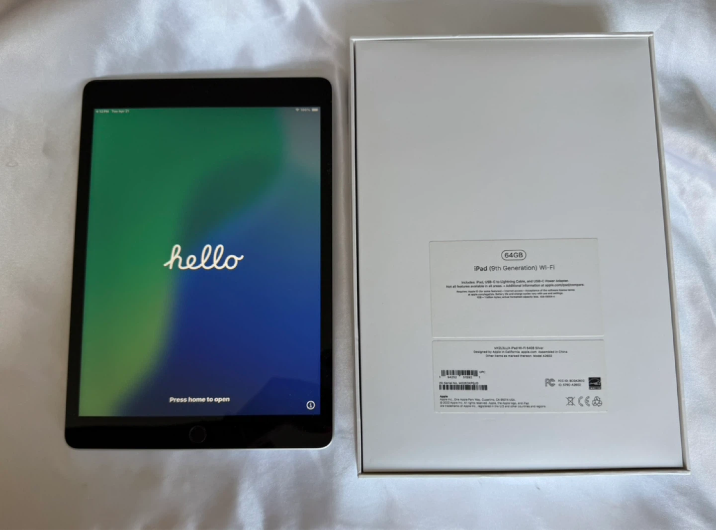 NEW iPad (9th Generation) 64GB Silver - photo 2