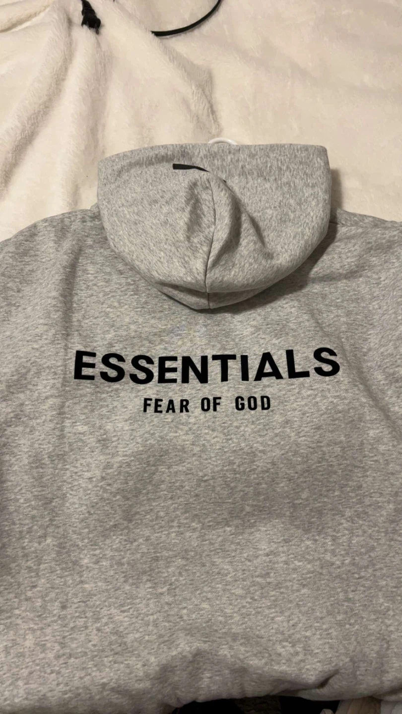 ESSENTIALS - photo 2