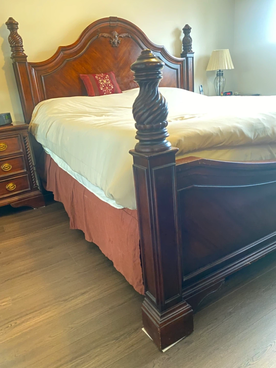 Solid Wood Bedroom Set - photo 2