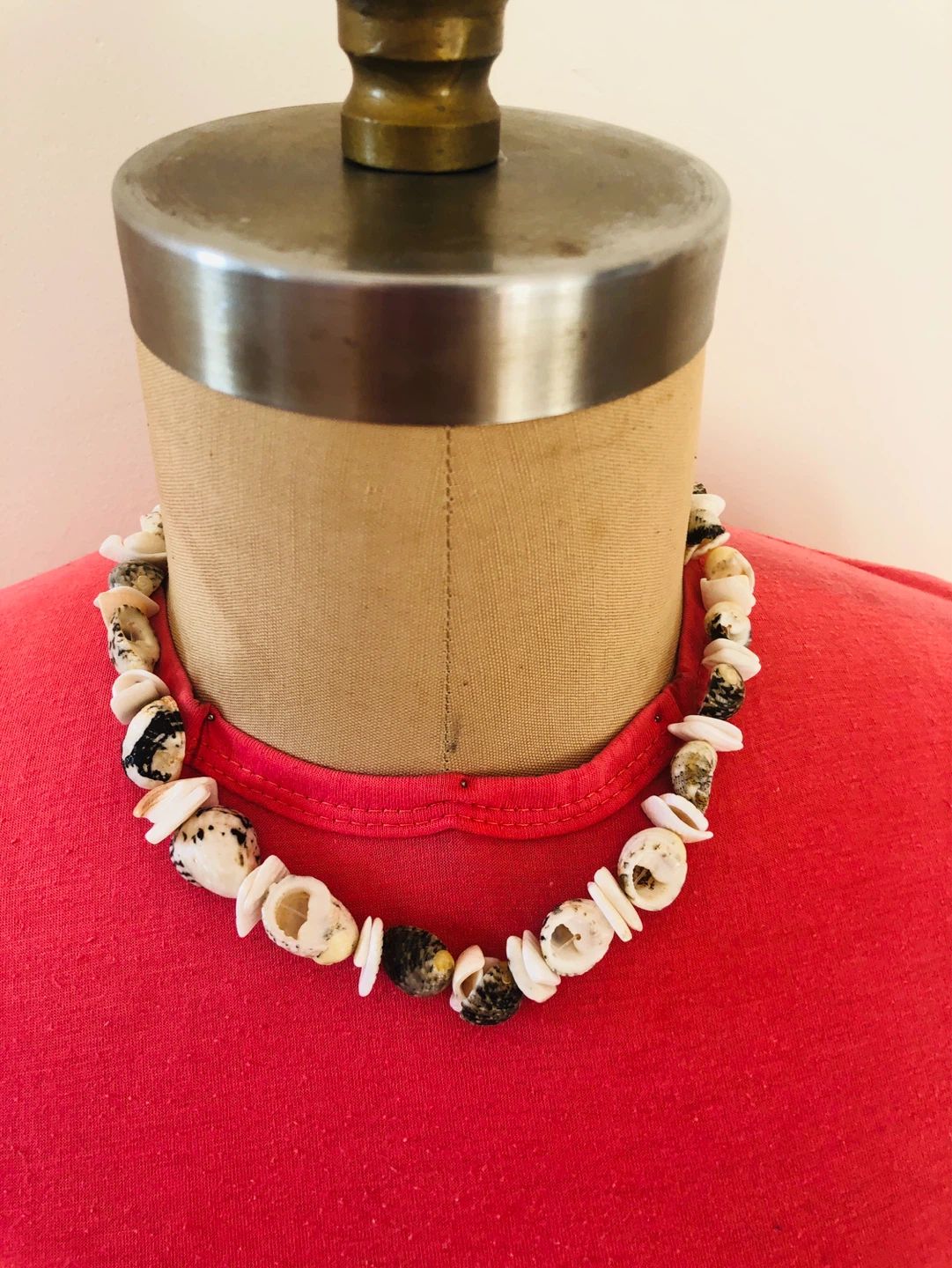 Vintage Hawaiian Shell and Wood Beaded Necklace