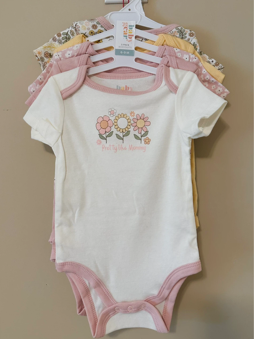 5 Pack Bodysuits/ Onesie 6-9M
