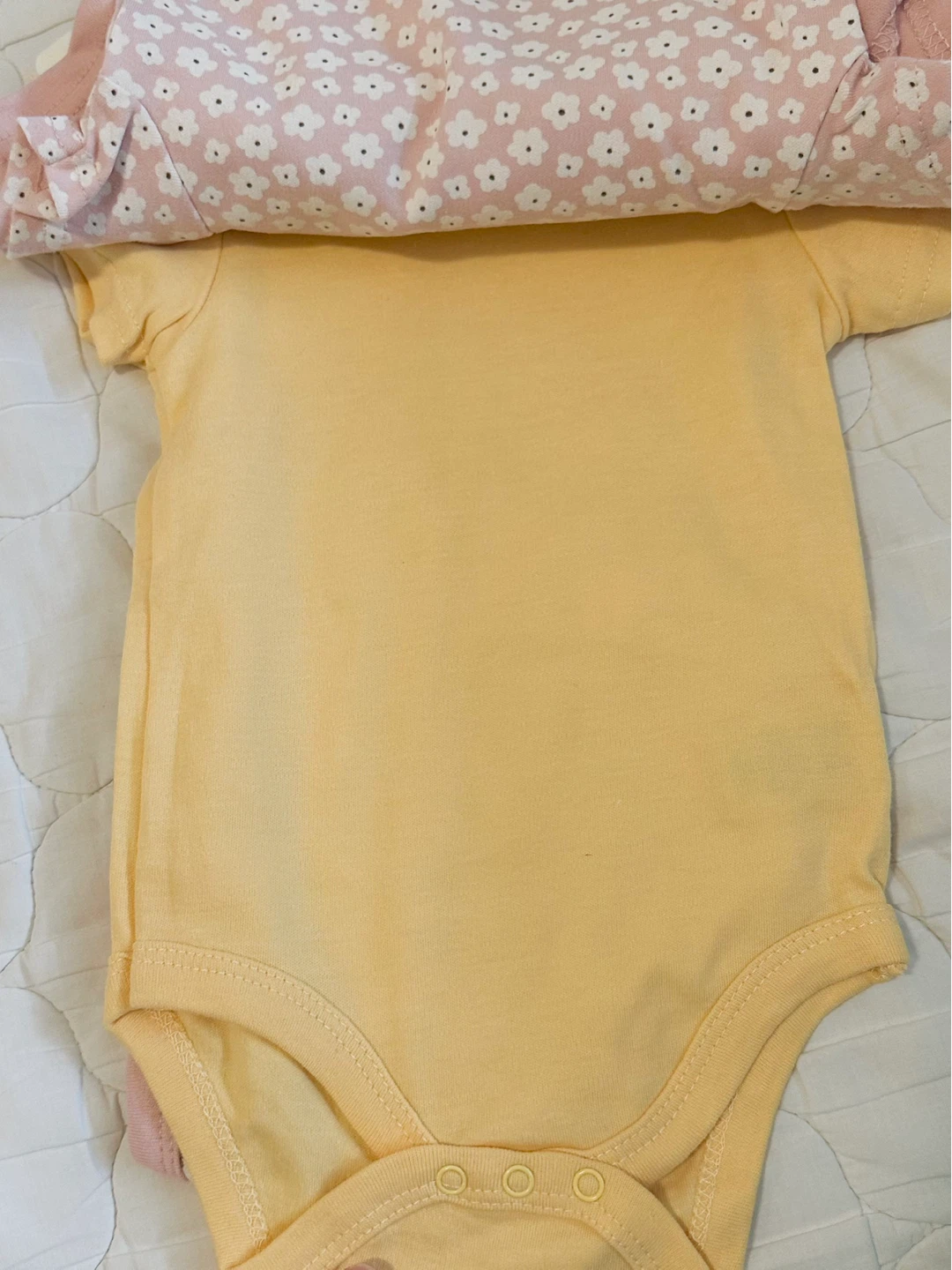 5 Pack Bodysuits/ Onesie 6-9M - photo 4