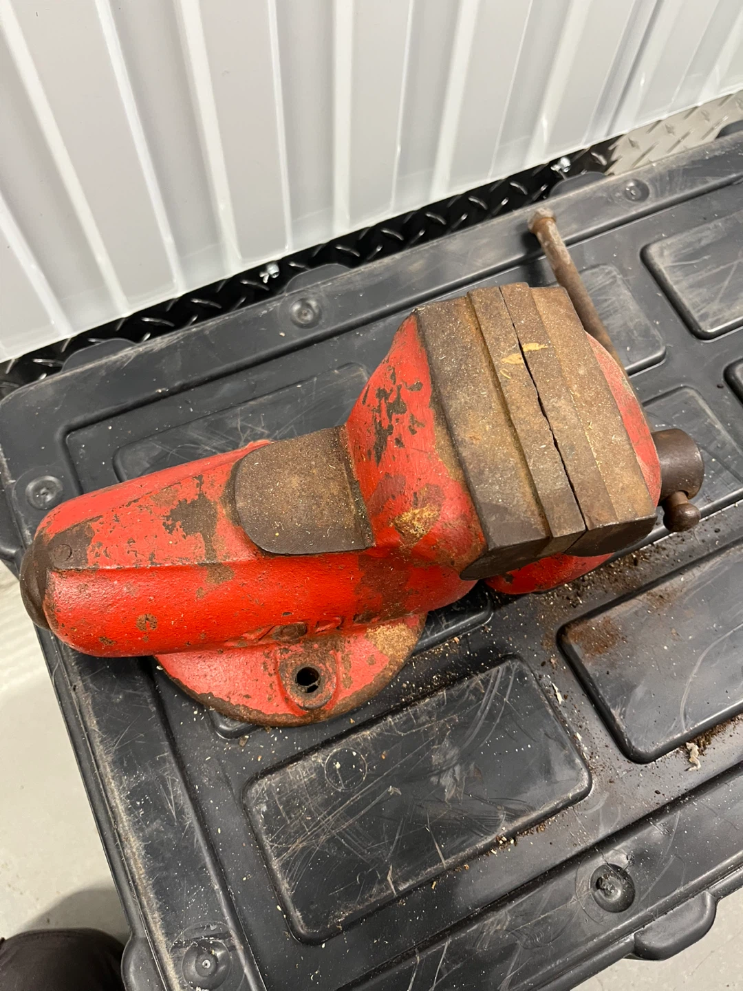 Red York 100 Bench Vise - photo 3