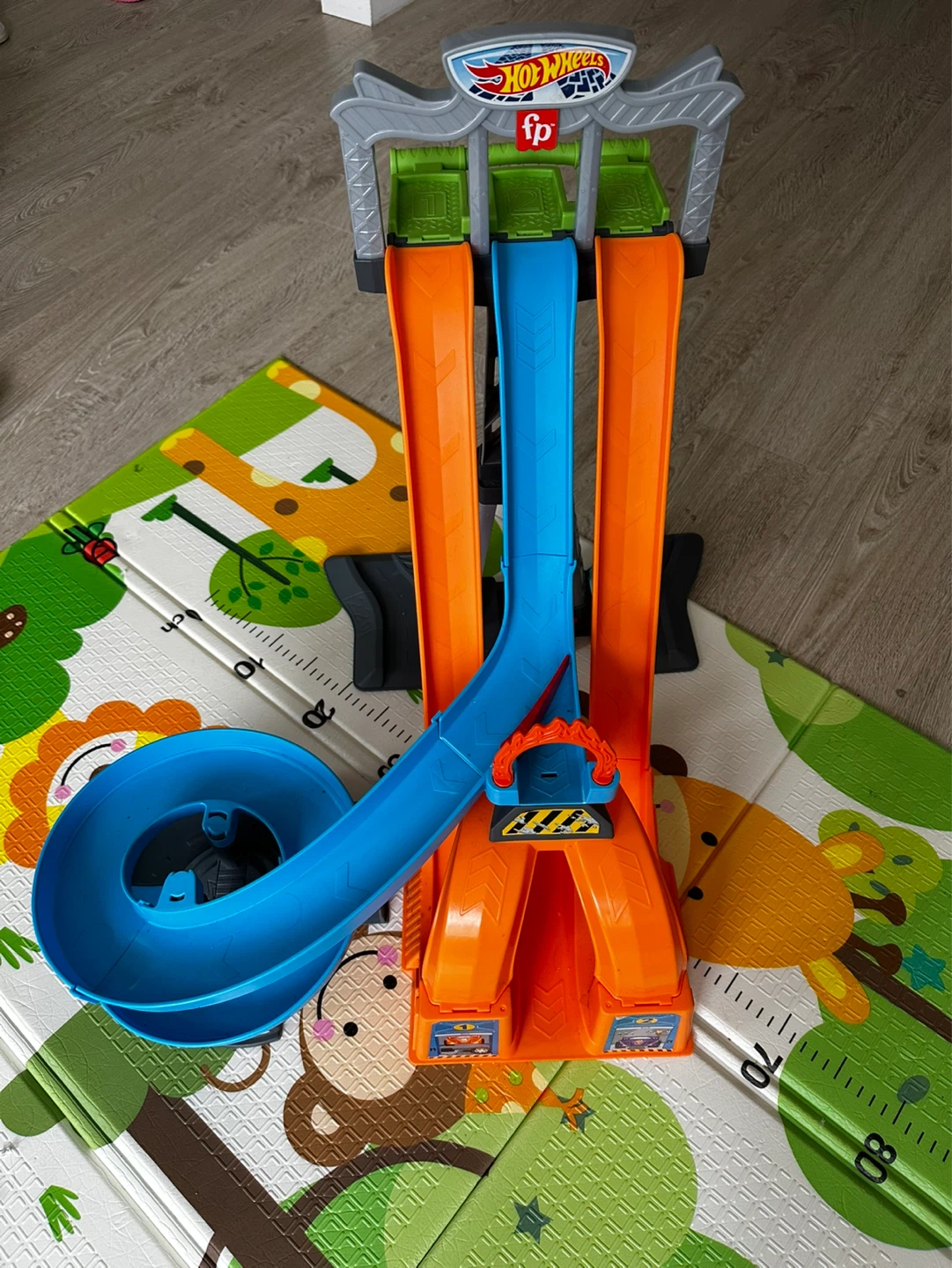 Hot Wheels Triple Lane Race track
