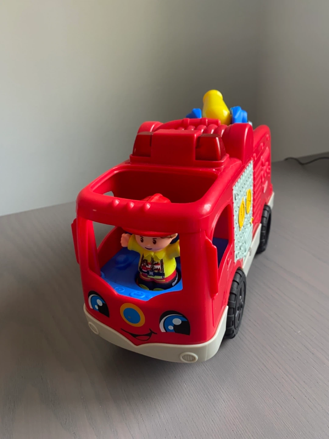 Fisher-Price Little People Fire Truck Toy - photo 2