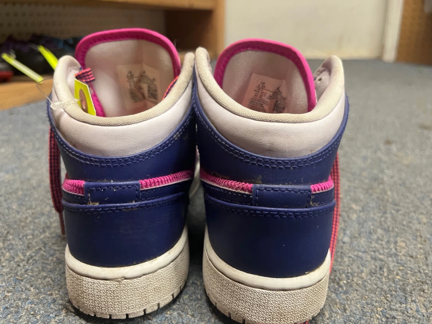 Nike Air Jordan pink white and blue size 3 - photo 5