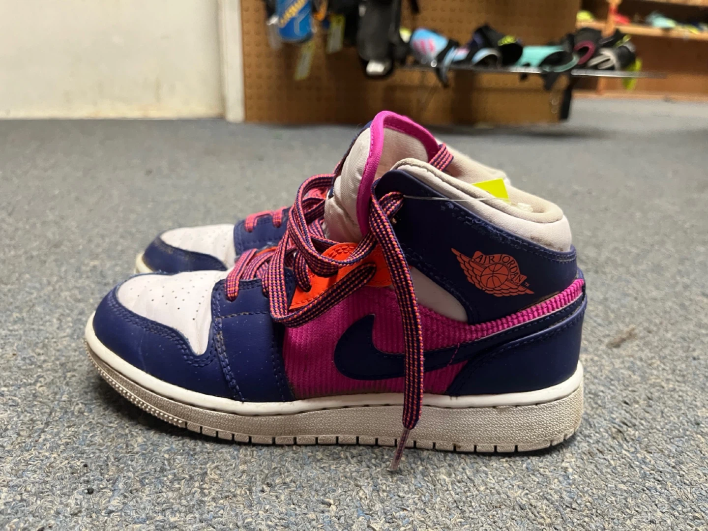Nike Air Jordan pink white and blue size 3 - photo 2