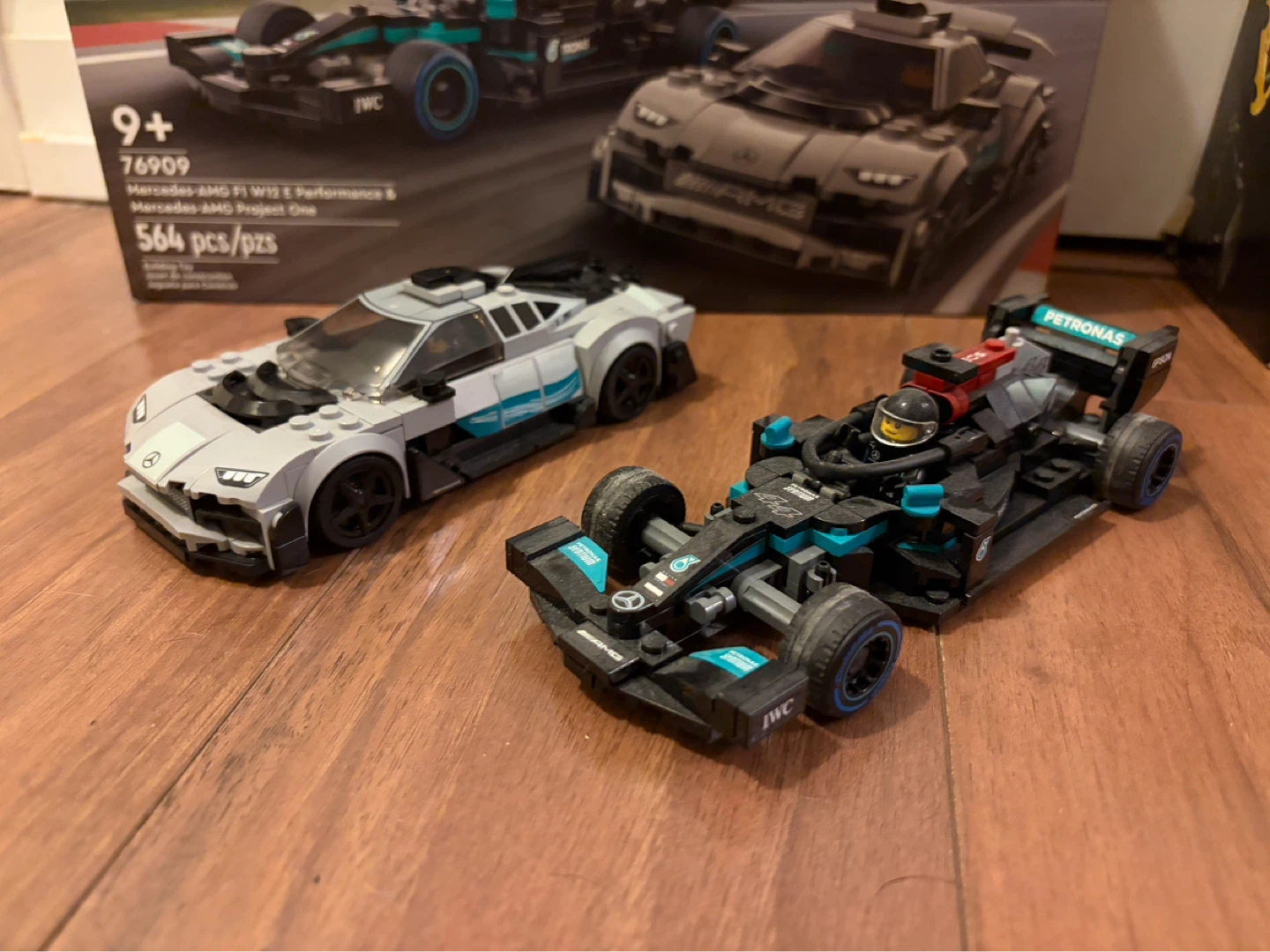 Speed Champions Lego AMG G 63, AMG SL 63, F1 W12 and Project One - photo 2