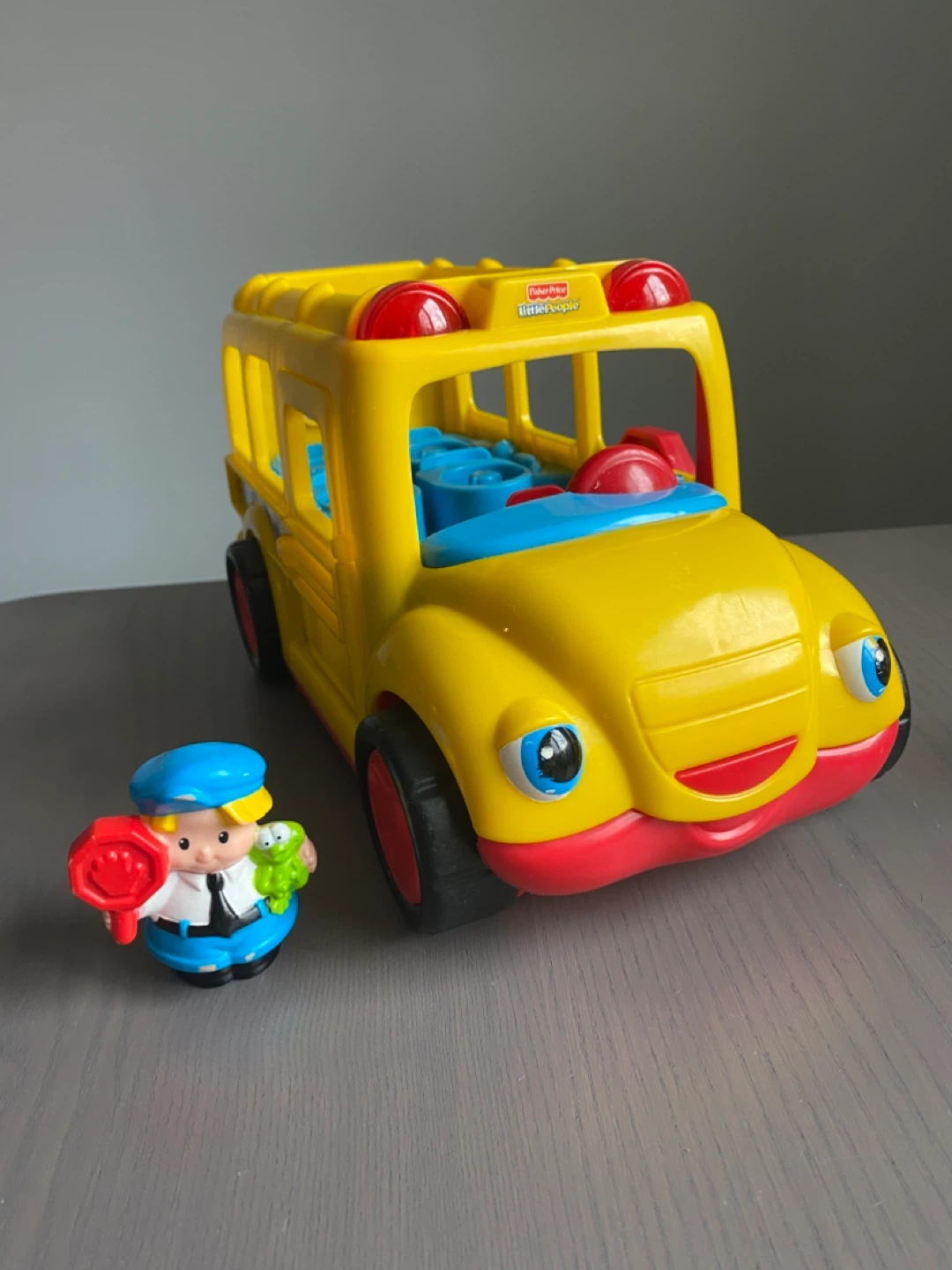 Fisher-Price Little People School Bus with 2 Figures - photo 2