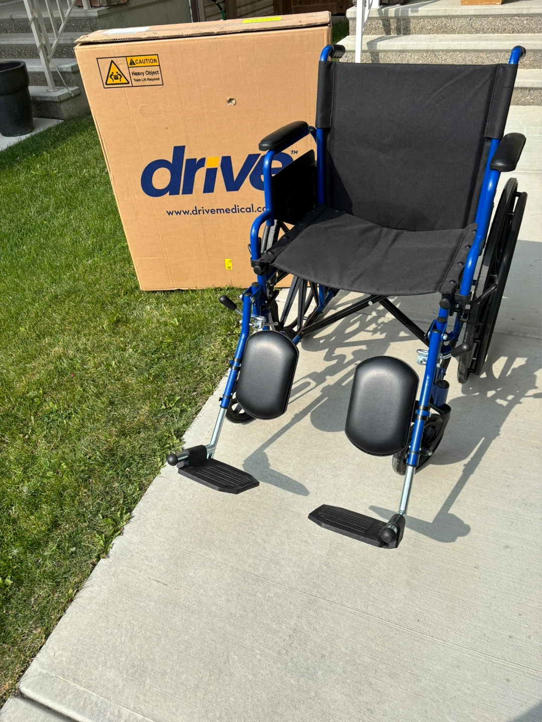 Drive Medical Blue Transport Wheelchair - photo 3