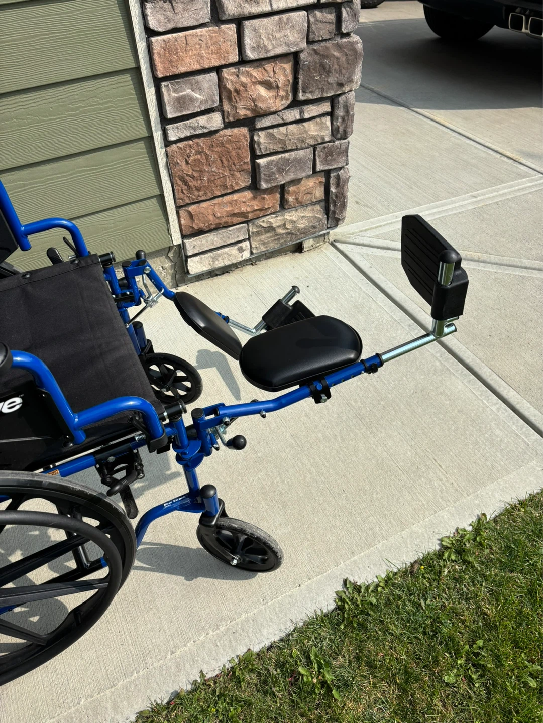 Drive Medical Blue Transport Wheelchair - photo 4