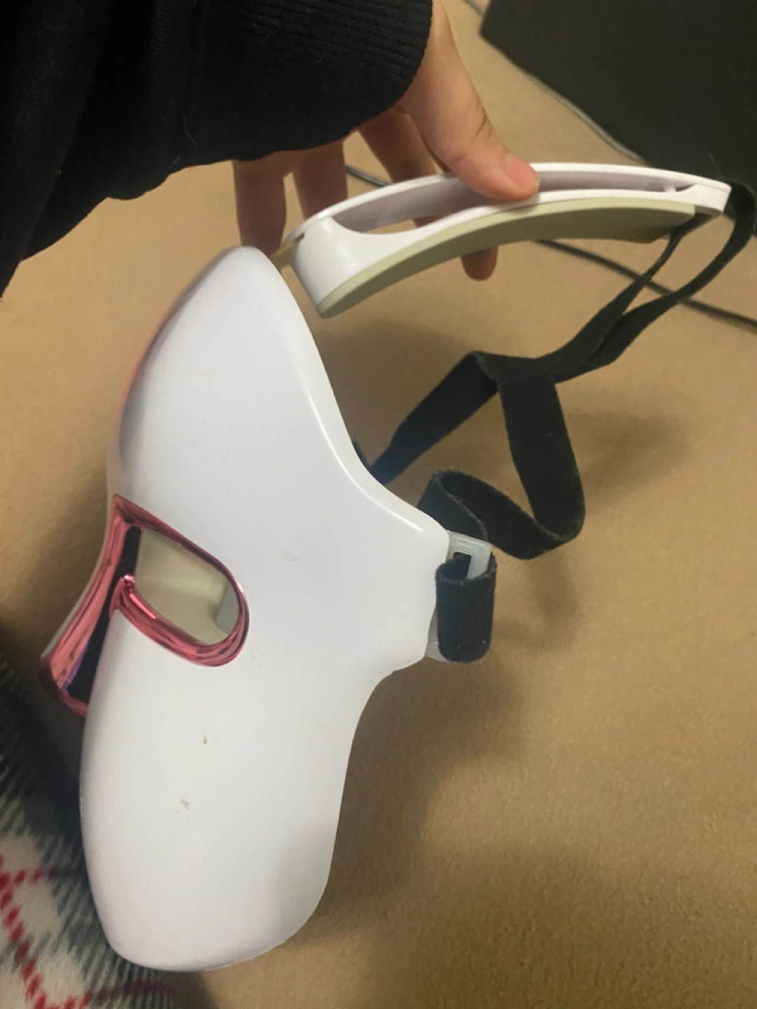 LED Face Mask with Charger - photo 3
