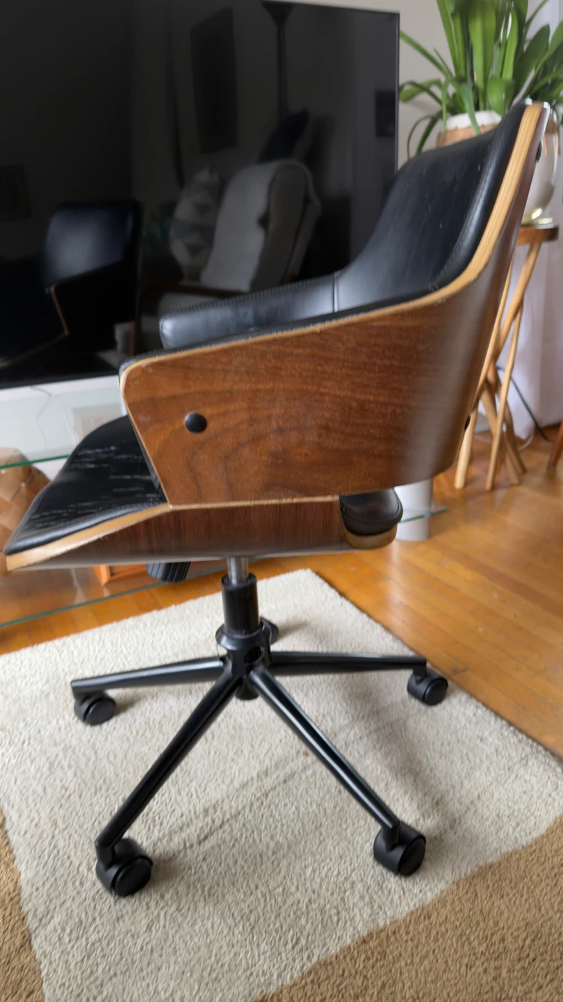 Office chair with cat scratches - photo 2