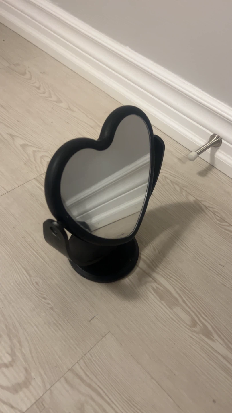 Heart-shaped double sided  mirror - photo 2