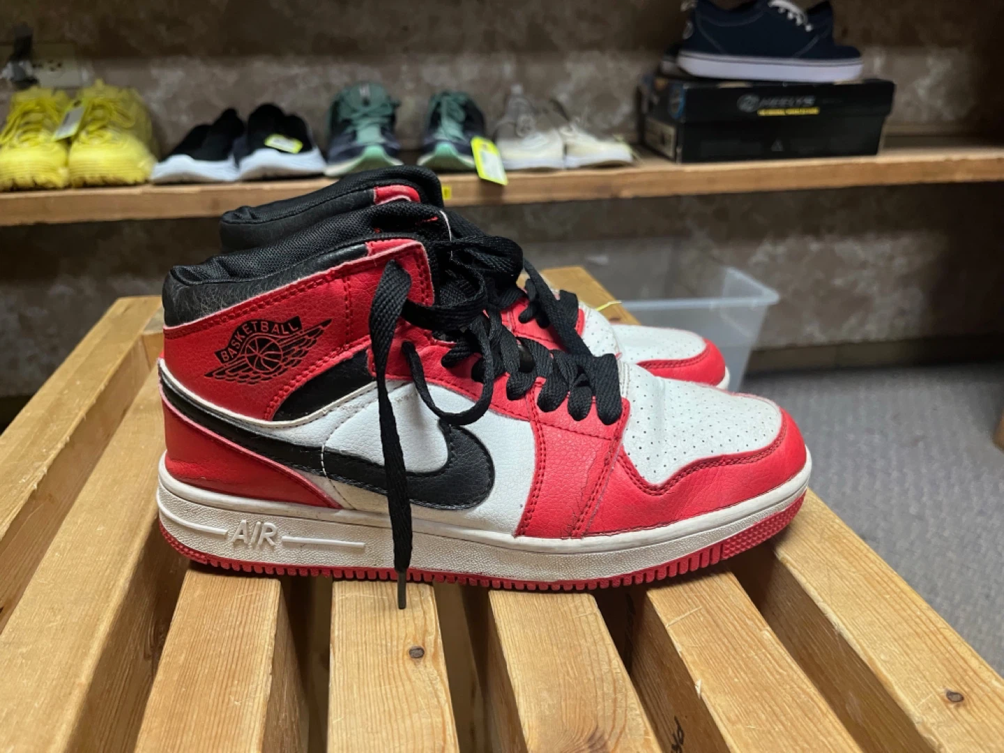 Air Jordan 1 Mid Red/Black/White Sneakers size 8